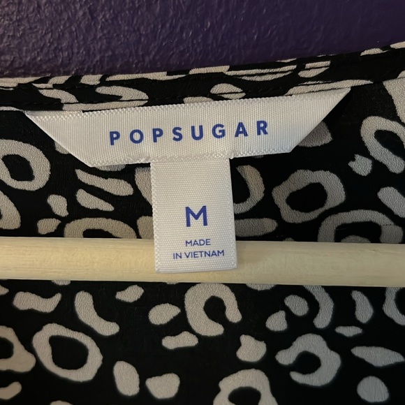 Graphic print, empire waist flowy top - Picture 6 of 7